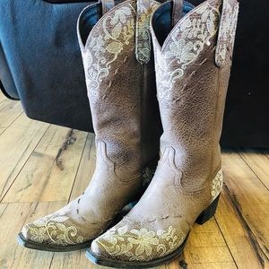 Lane Jeni Lace women’s cowboy boots. Size 9
